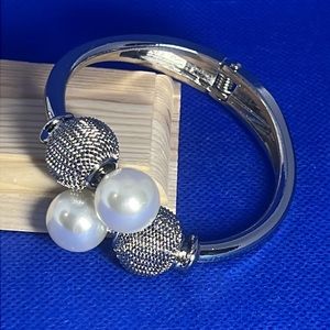 Silver Tone Pearl Bracelet
